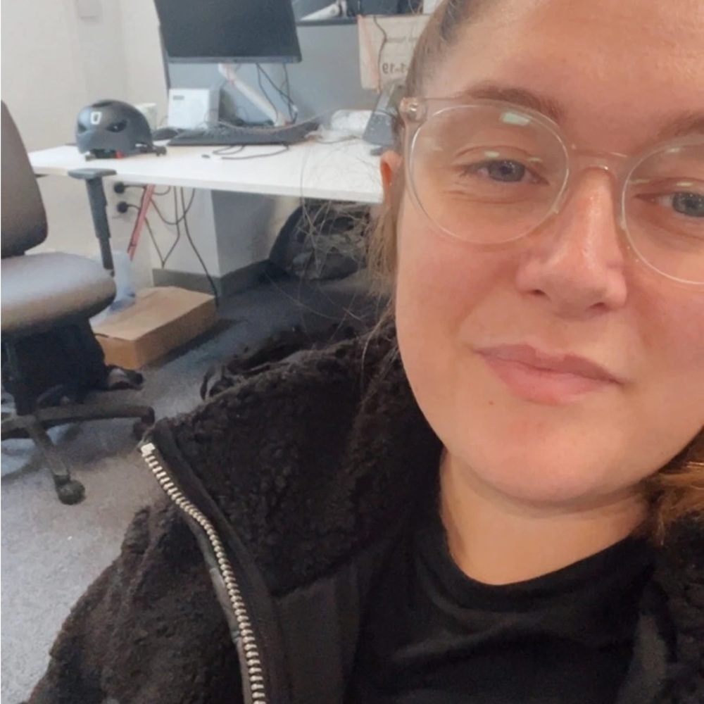 Meet your Posher, Angela